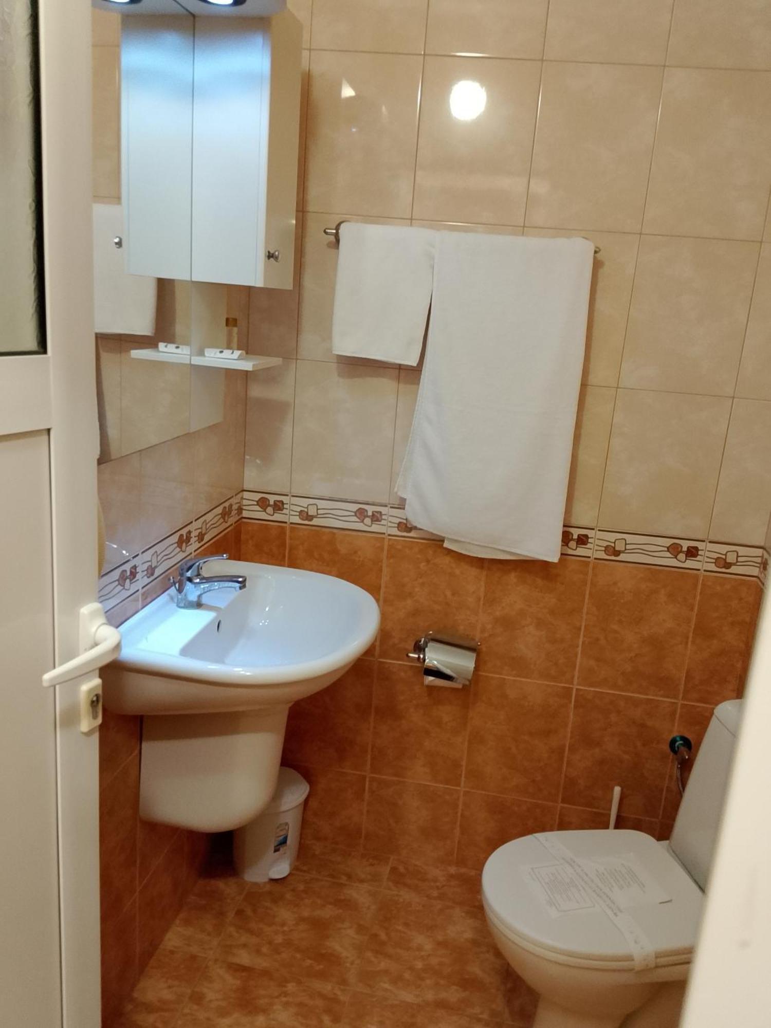Хотел Златна Котва Καζανλούκ Εξωτερικό φωτογραφία